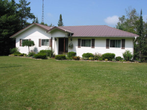 flat play area.....Back of Cottage - Joe Bay, Paudash Lake ...