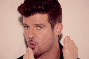 The 15 Most Hilarious Parts of Robin Thicke's 'Blurred Lines' Video