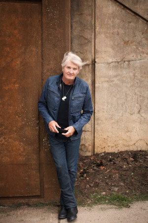 TOM COCHRANE TO RELEASE NEW ALBUM AND TOUR CANADA IN 2015