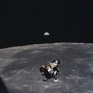 apollo11-moon-landing-earth-lem.jpg?1405769831