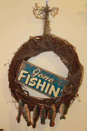 Fishing wreath. Gone fishin. Father's Day gift. Lake house decor.