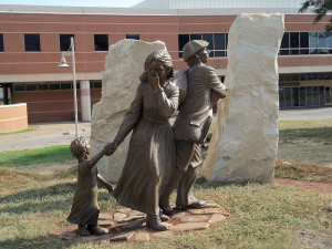 irish immigrant memorial in davenport iowa thanks to wiki a