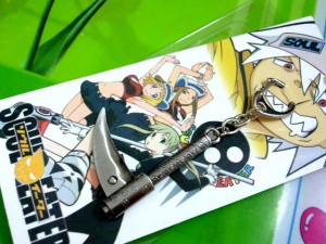 Soul_Eater_Maka_Albarn_Weapon_Key_Ring.jpg