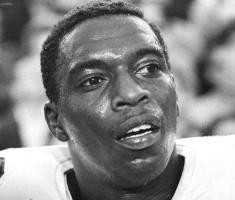... bob hayes was born at 1942 12 20 and also bob hayes is american