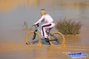 Hot Mountain Bike Girls