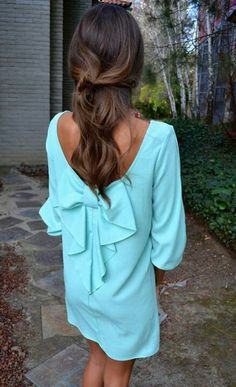 Love that bow back dress!