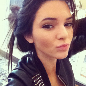 Kendall Jenner has 7960 more images | Celebrity Pictures, News and ...