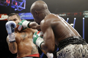 Floyd Mayweather Next Fight: Wants Amir Khan as Opposed to Manny ...