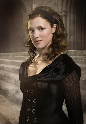 Lucy Griffiths (Bringhton, 10 novembre 1986) è un inglese attrice.