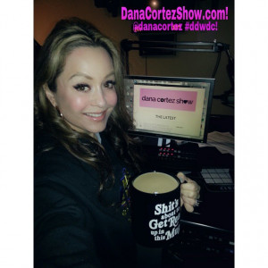 Alyssa Milano posts BREAST FEEDING photo!