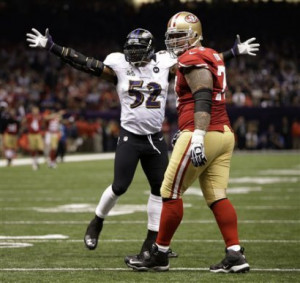 Ray Lewis (52) reacts after the defense stopped the 49ers on fourth ...
