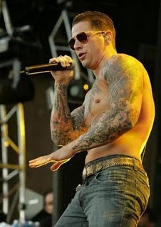 ... Avenged Sevenfold , tendo com esta 11 anos de carreira e 6 albuns