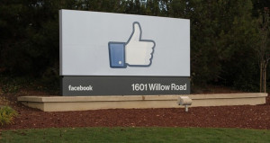 Facebook 'braggers' top unfriending poll