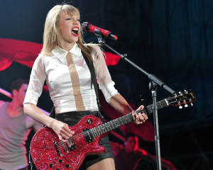 Taylor Swift Using 'Red' Tour To Help Fans Tackle Bullying