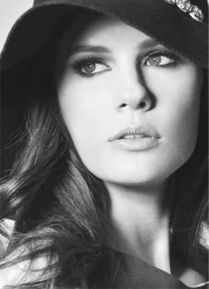 Chelsea Hobbs Wallpaper...