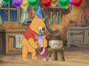 Very Merry Pooh Year_Pooh and Piglet Hug