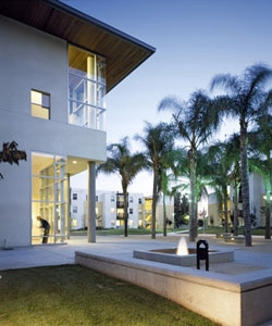 Cal Poly Pomona residence hall (courtesy dsa.csupomona.edu)