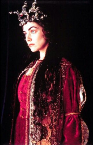 Neve Mcintosh as Lady Fuchsia - 