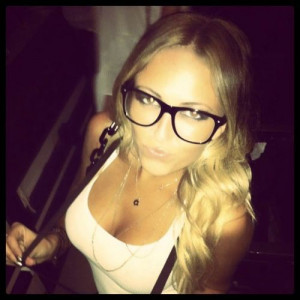 Paulina Gretzky Shuts Down Twitter After Her Dad Wayne Gretzky See ...