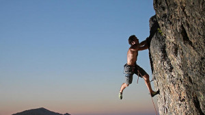 La escalada favorece elasticidad, fuerza, equilibrio, coordinación y ...