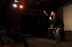 Comedian Tin Vodopivec performs. (Camera on autopilot/flickr)