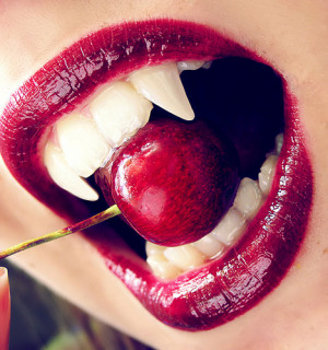 http://img3.visualizeus.com/thumbs/d7/54/vampire,fangs,beautiful,body ...