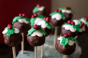 ... cake pops holly leaf cake pops by niner bakerellas frosty cake pops 4