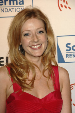 Jennifer Finnigan Hot