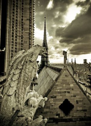 NOTRE DAME DE PARIS by VICTOR HUGO (The Hunchback of Notre-Dame)