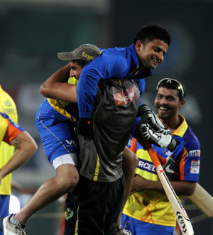 Suresh Raina and Ishant Sharma have some fun before play