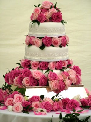 Unique Wedding Cake For Love Couples