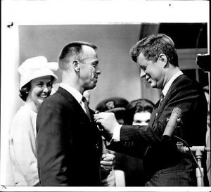 1961 Alan Shepard Mrs Louise Astronaut w President Kennedy Press Photo ...