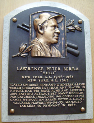Description HOF Berra Yogi plaque.jpg