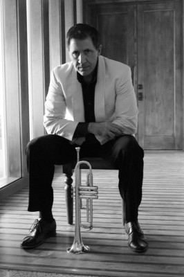 92565785DT008_Louis_Prima_J