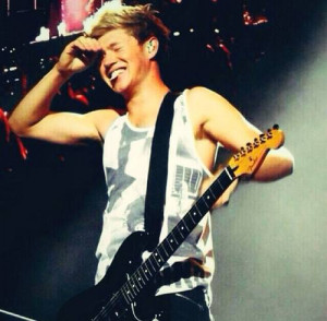 454649-niall-horan-niall-laughing.jpg
