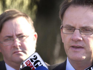 Albo, with Mark Latham in 2004, has ditched the brown suits and daggy ...