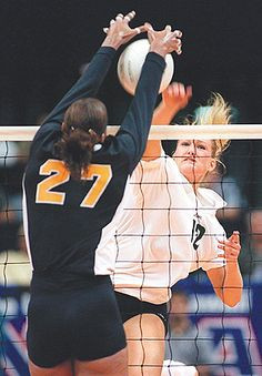 ... left-side hitter for the University of Hawai'i women's volleyball team