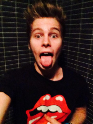 Luke Hemmings has revealed how the 5 Seconds Of Summer boys manage to ...