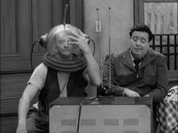 ... as Ed Norton and Jackie Gleason as Ralph Kramden - THE HONEYMOONERS