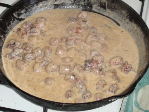 How To Make Biscuits Sausage Gravy Thumbnail