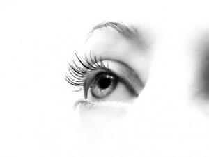 Preserve the natural line of the eyelashes