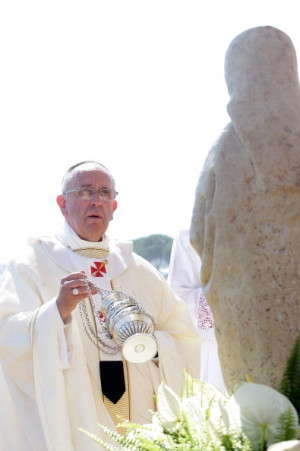 Pope Francis has been quoted as estimating the number of pedophiles in ...