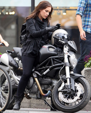 Piper Perabo turns biker girl as she hops on a Ducati on the set of ...