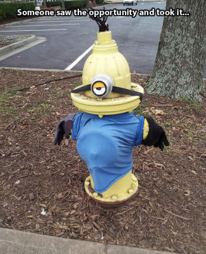 funny-picture-Minion-water-hydrant-costume