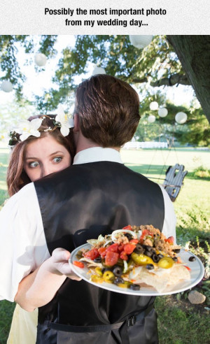 funny-wedding-photo-bride-food