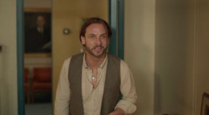 to have an episode of Falling Skies in which the irascible John Pope ...