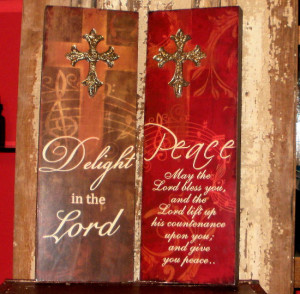 These wooden wall plaques measure 15.25