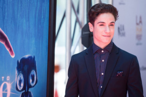 Earth To Echo Star Teo Halm Reveals How He Bonded With His Co Stars ...