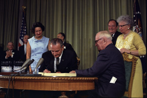 Lyndon_Johnson_signing_Medicare.jpg