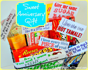 Sweet Anniversary Gift Idea with Printables | MomOnTimeout.com # ...